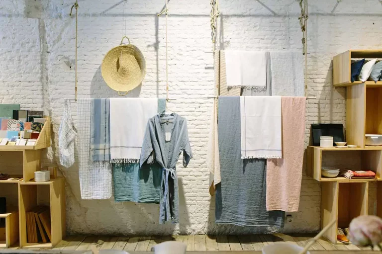 Stilvoller Concept Store mit Mode und Accessoires – Gründung mit AVGS-Förderung
