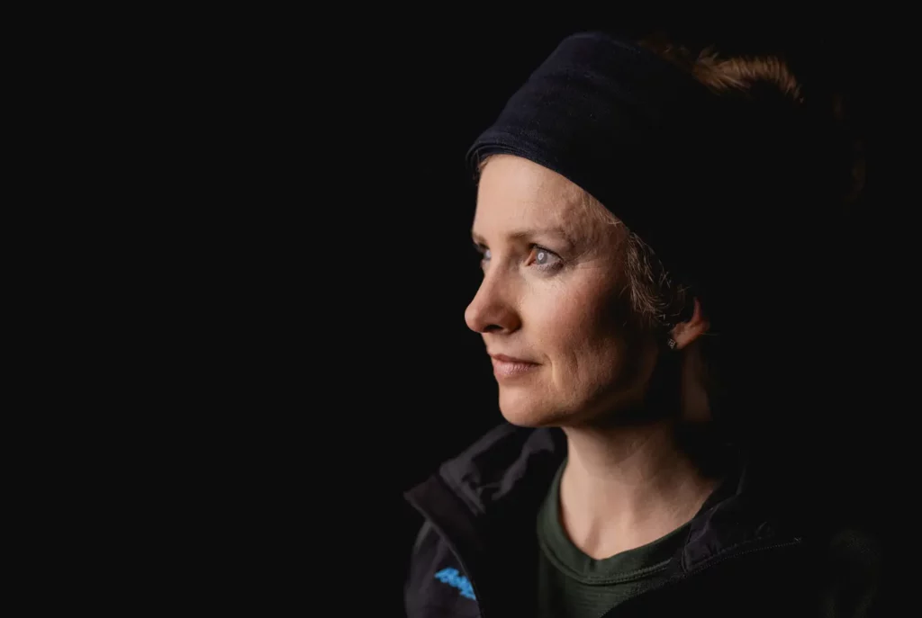 Verena Schmidt bei der Arbeit – erfolgreiche Gründung im Outdoor- und Reisebereich mit professioneller Beratung und Förderung